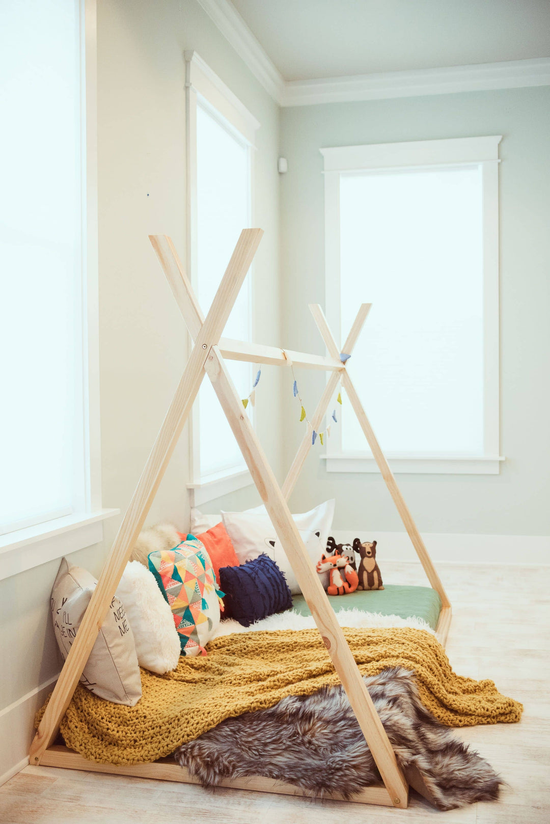 Mateo TeePee Bed Montessori Twin Floor Bed for Toddlers – Custom